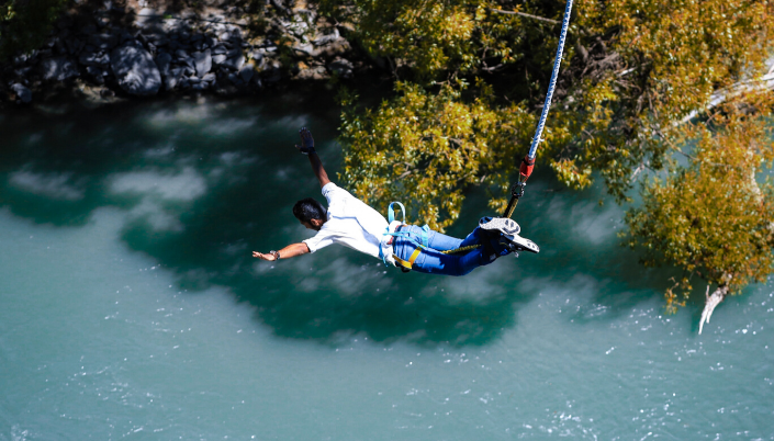 Bungee jumping extreme