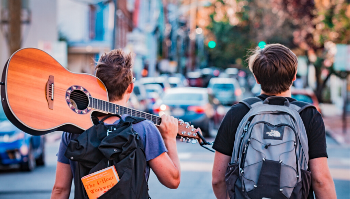 Pickpocketing travel