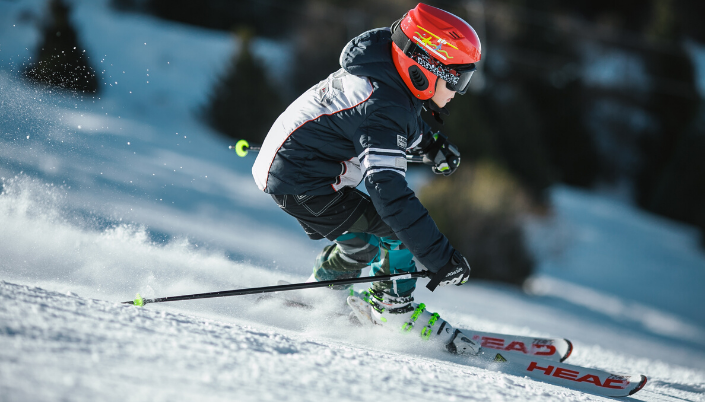 Skateboard helmet for snowboarding